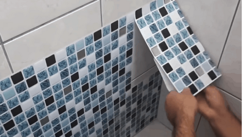 Как обновить плитку в ванной без замены 