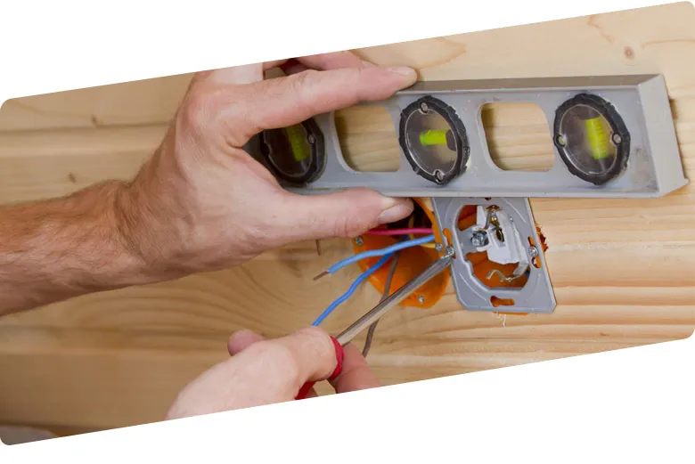 Монтаж открытой электропроводки в деревянном доме: соблюдение ...